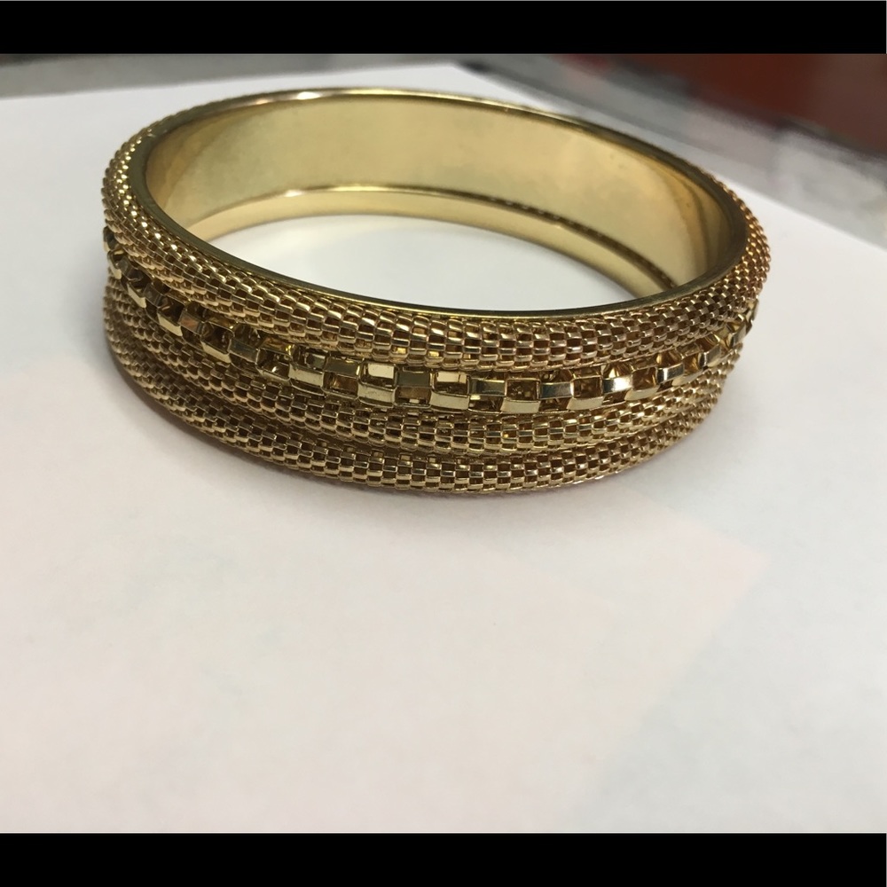 Gold barcelet